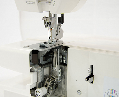 Janome Cover Pro 7000 CPS от магазина Promily в Ессентуках
